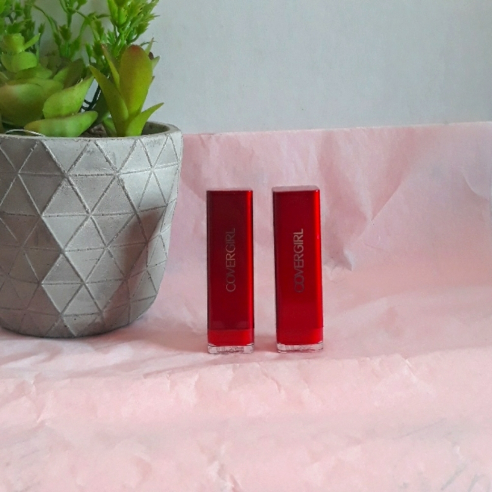 COVERGIRL LIPSTICK